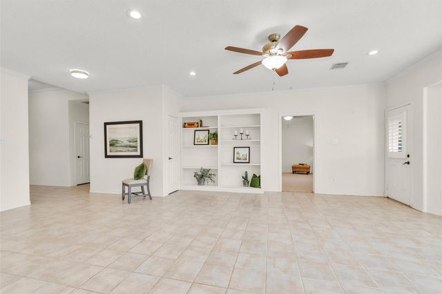 147 April Waters Drive W, Conroe, TX 77356