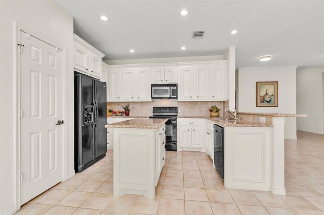 147 April Waters Drive W, Conroe, TX 77356