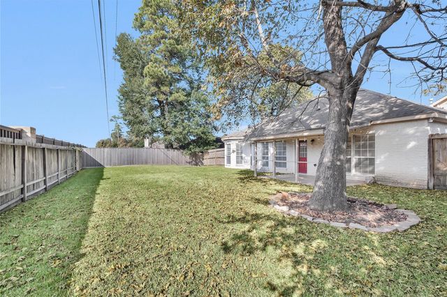 147 April Waters Drive W, Conroe, TX 77356