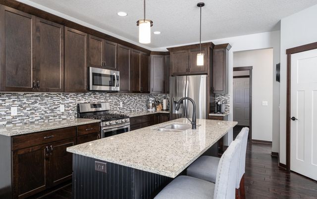 3677 Edgerton Street, Vadnais Heights, MN 55127