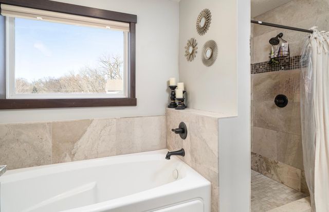 3677 Edgerton Street, Vadnais Heights, MN 55127