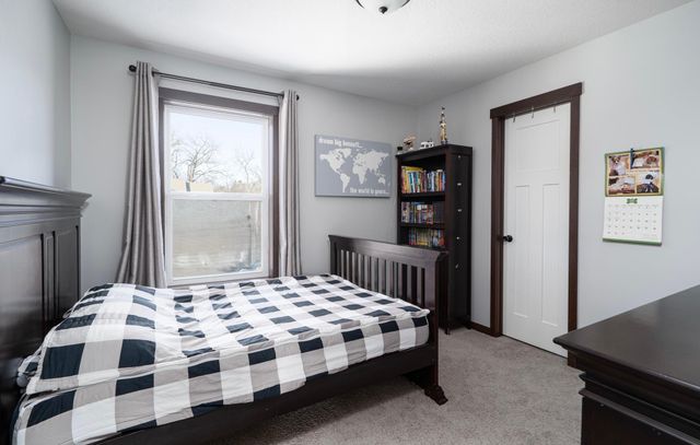 3677 Edgerton Street, Vadnais Heights, MN 55127