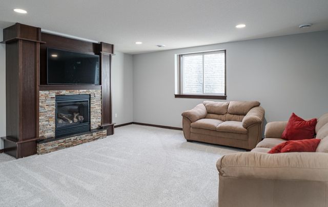 3677 Edgerton Street, Vadnais Heights, MN 55127