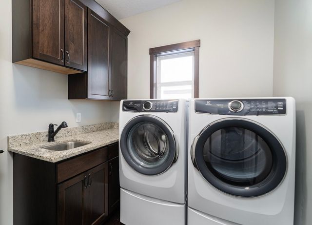 3677 Edgerton Street, Vadnais Heights, MN 55127