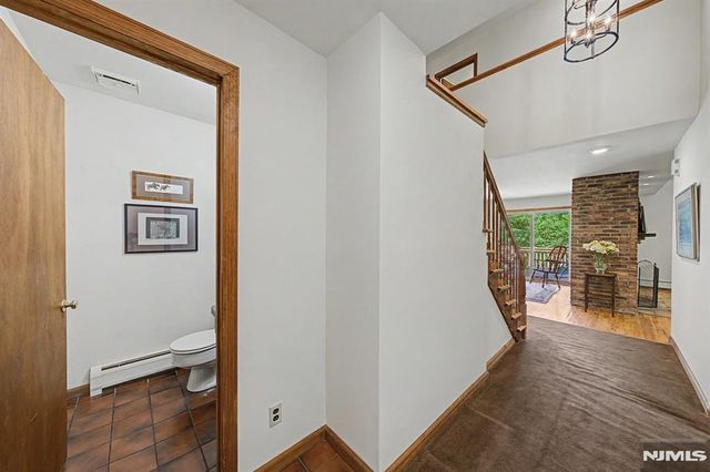 829 Ramapo Valley Road, Oakland, NJ 07436