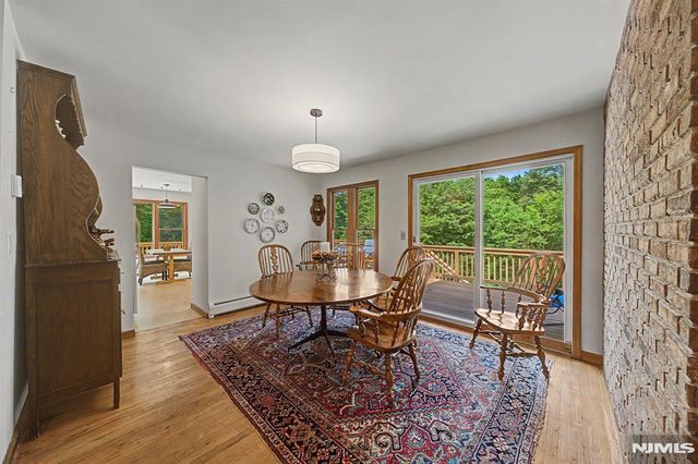 829 Ramapo Valley Road, Oakland, NJ 07436