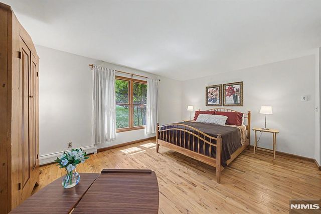 829 Ramapo Valley Road, Oakland, NJ 07436