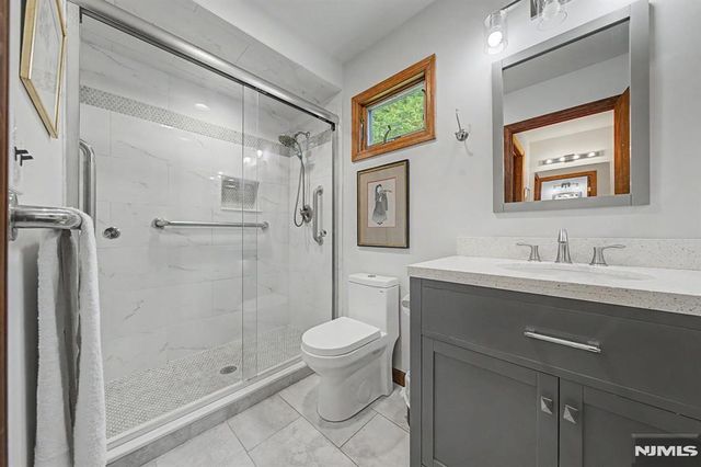 829 Ramapo Valley Road, Oakland, NJ 07436