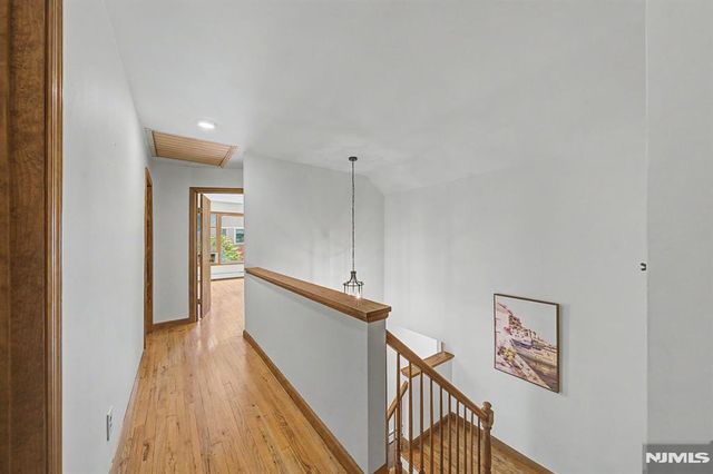 829 Ramapo Valley Road, Oakland, NJ 07436