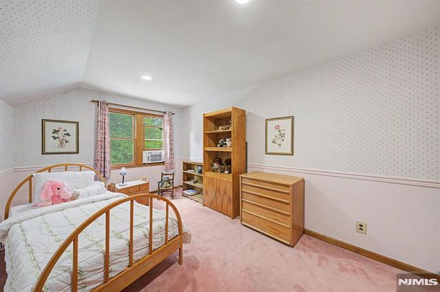 829 Ramapo Valley Road, Oakland, NJ 07436