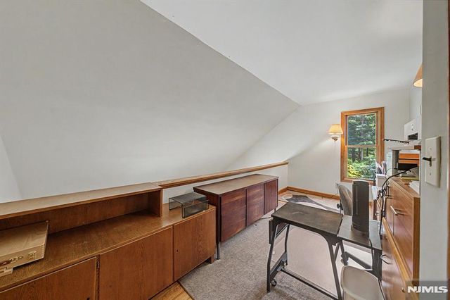 829 Ramapo Valley Road, Oakland, NJ 07436