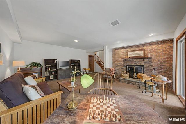 829 Ramapo Valley Road, Oakland, NJ 07436