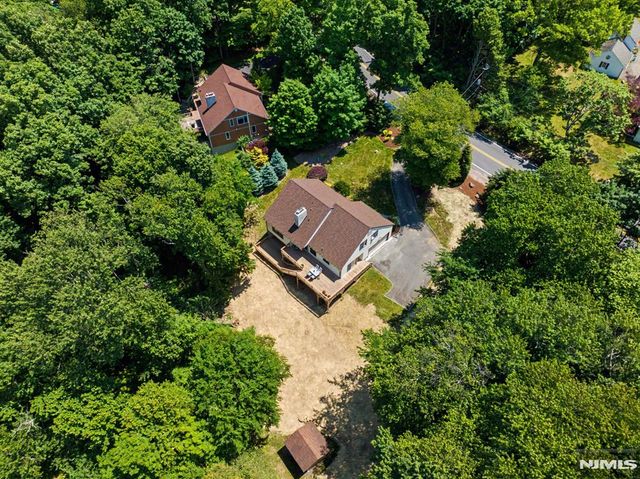 829 Ramapo Valley Road, Oakland, NJ 07436