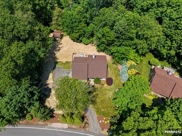 829 Ramapo Valley Road, Oakland, NJ 07436