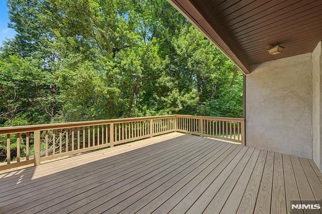 829 Ramapo Valley Road, Oakland, NJ 07436