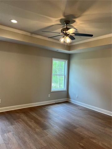 2736 Thomas View Court, Loganville, GA 30052