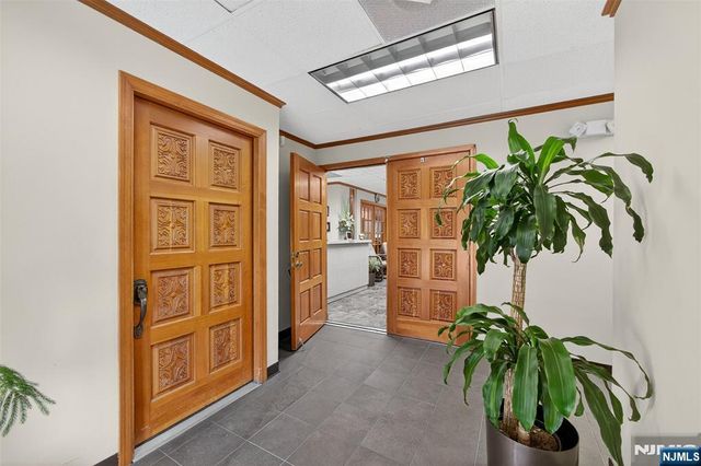 55 Paramus, Paramus, NJ 07652