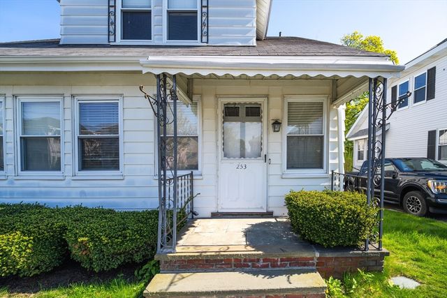 253 Billings St, Quincy, MA 02171