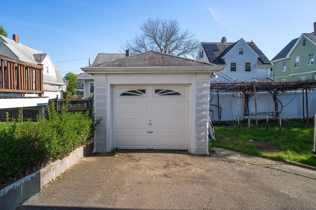 253 Billings St, Quincy, MA 02171