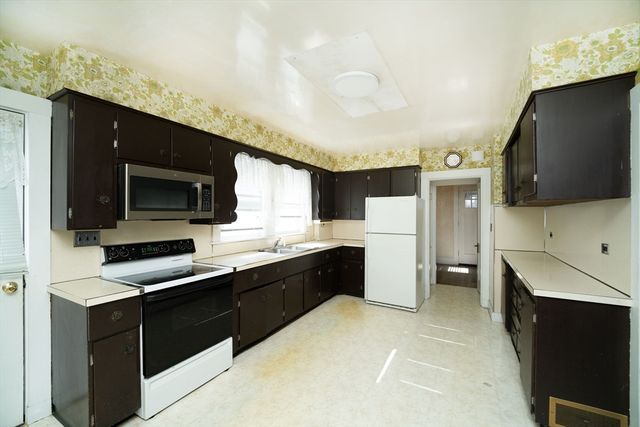 253 Billings St, Quincy, MA 02171