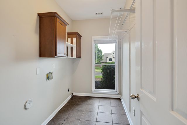 5578 SOUTHERN WINDS DR, Arlington, TN 38002