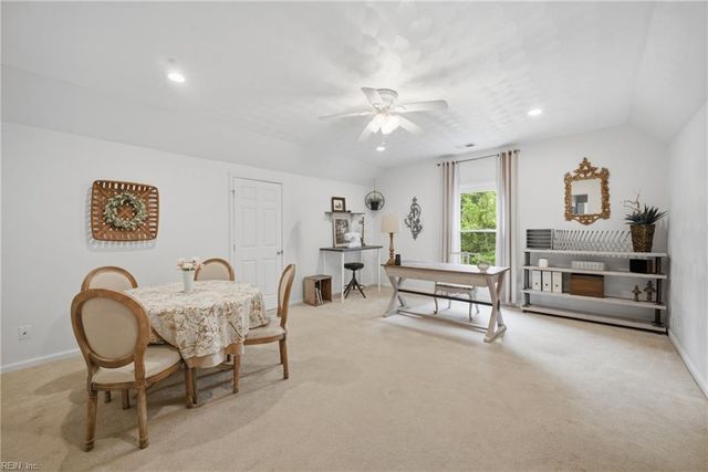 1024 Pleasant Ridge DR, Chesapeake, VA 23322