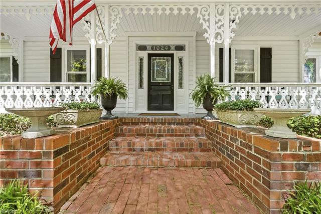 1024 Pleasant Ridge DR, Chesapeake, VA 23322