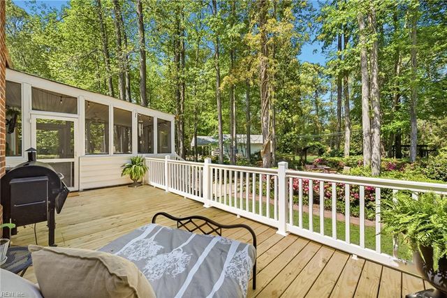 1024 Pleasant Ridge DR, Chesapeake, VA 23322