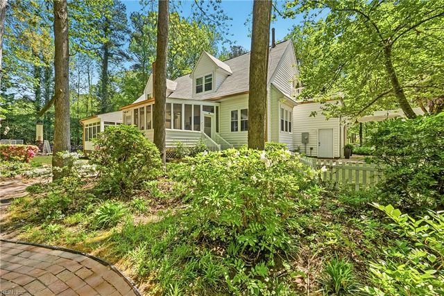 1024 Pleasant Ridge DR, Chesapeake, VA 23322