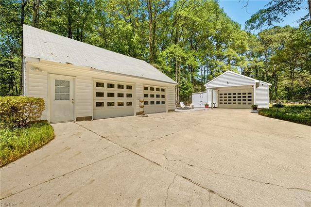 1024 Pleasant Ridge DR, Chesapeake, VA 23322