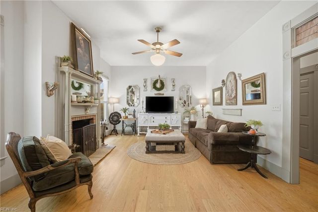 1024 Pleasant Ridge DR, Chesapeake, VA 23322