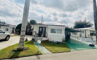 8564 SW 15th Court, Davie, FL 33324