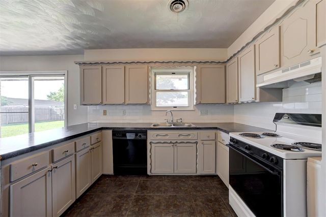 3024 SW 66th Street, Oklahoma City, OK 73159