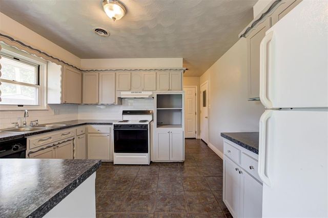 3024 SW 66th Street, Oklahoma City, OK 73159