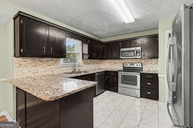 3030 Green Meadow Lane, Snellville, GA 30078