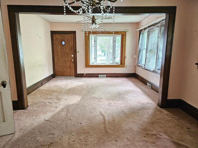 3904 Clinton Avenue, Minneapolis, MN 55409