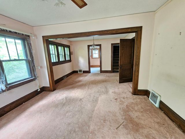 3904 Clinton Avenue, Minneapolis, MN 55409