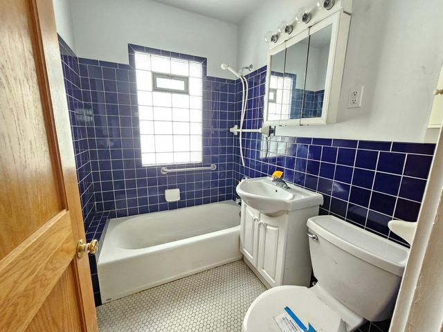 3904 Clinton Avenue, Minneapolis, MN 55409