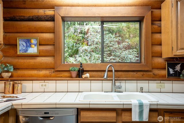 18 Inglewood Place, Bellingham, WA 98229