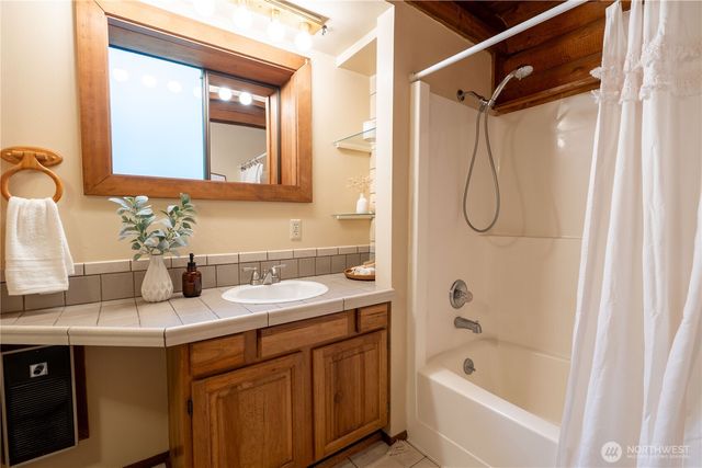 18 Inglewood Place, Bellingham, WA 98229