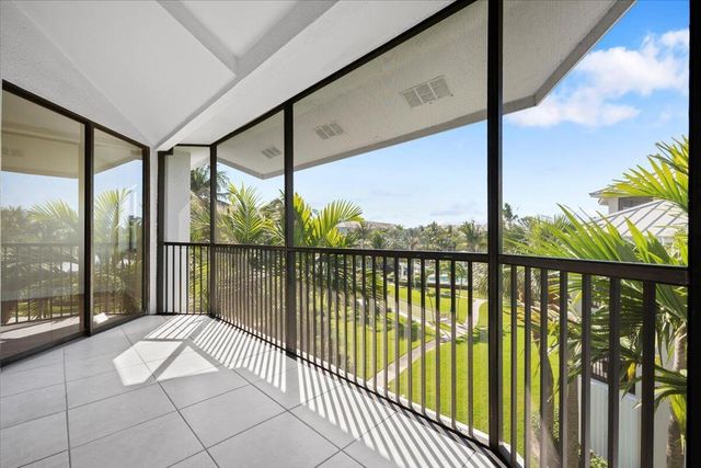 144 Bay Colony Drive N Penthouse, Juno Beach, FL 33408