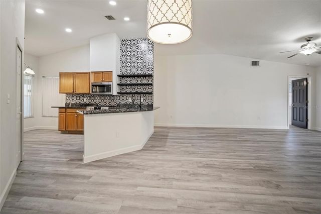 3217 PINE TOP DRIVE, Valrico, FL 33594