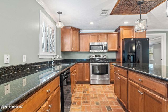 281 Santini Street, Biloxi, MS 39530