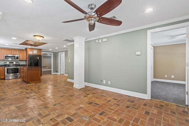 281 Santini Street, Biloxi, MS 39530