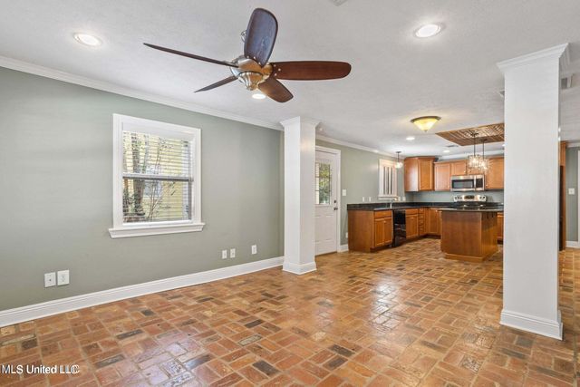 281 Santini Street, Biloxi, MS 39530