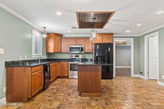 281 Santini Street, Biloxi, MS 39530