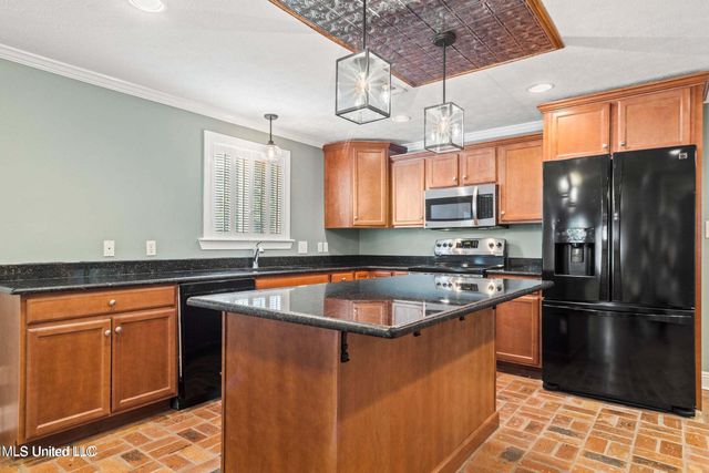 281 Santini Street, Biloxi, MS 39530