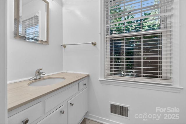 10917 Blue Heron Drive, Charlotte, NC 28226