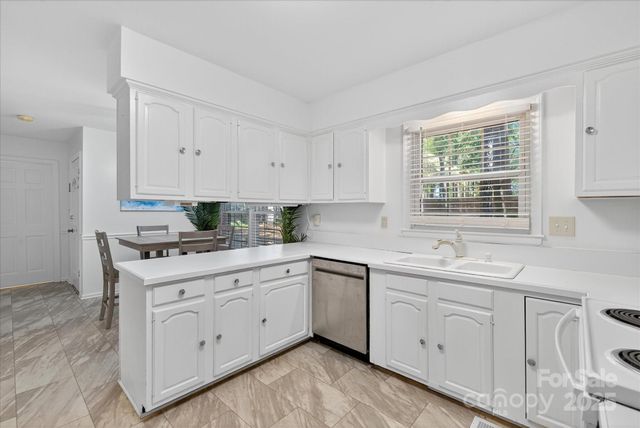 10917 Blue Heron Drive, Charlotte, NC 28226