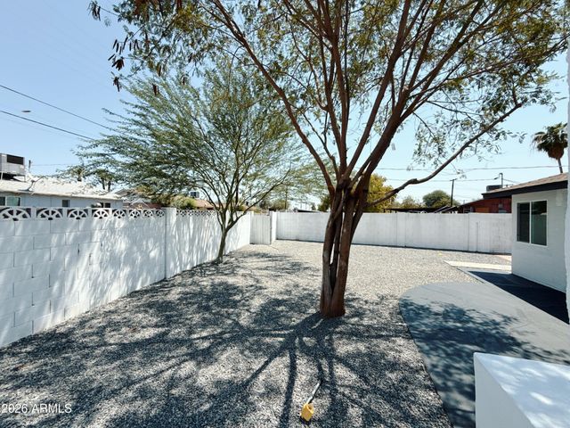 4424 W FLOWER Street, Phoenix, AZ 85031